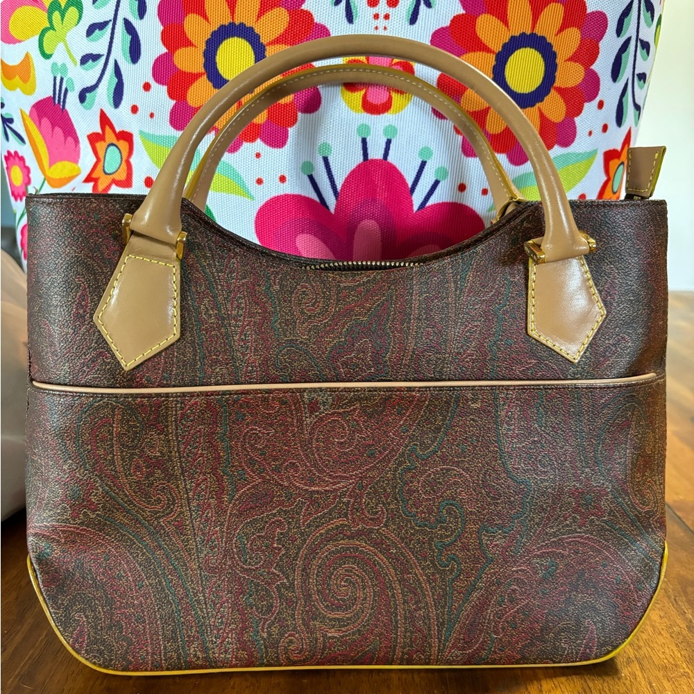 Vintage Etro Hand bag with COA 💼